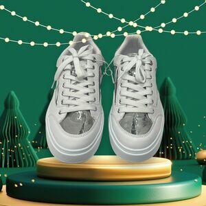 Guess Women’s Shoes Sneaker White / Metalic Size 10 New